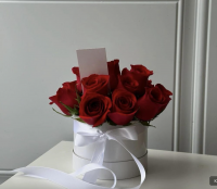 фото Коробка из 15 алых роз 🌹