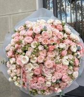 фото Букет из кустовых роз микс 70 штук