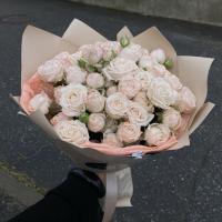 фото Монобукет из кустовых роз 15 штук
