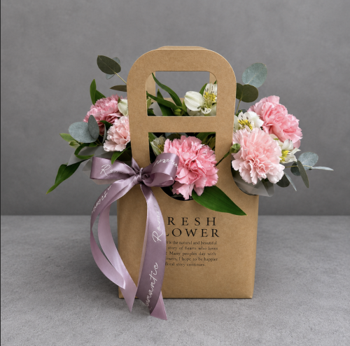 фото Диантусы в сумочке с ручками 🌸